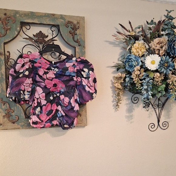 H&M Pink and Purple Floral Puff Sleeve Blouse. Excellent Condition Size Medium - Picture 5 of 11